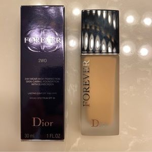 Dior Forever full size 24 hour wear foundation in 2WO Warm Olive